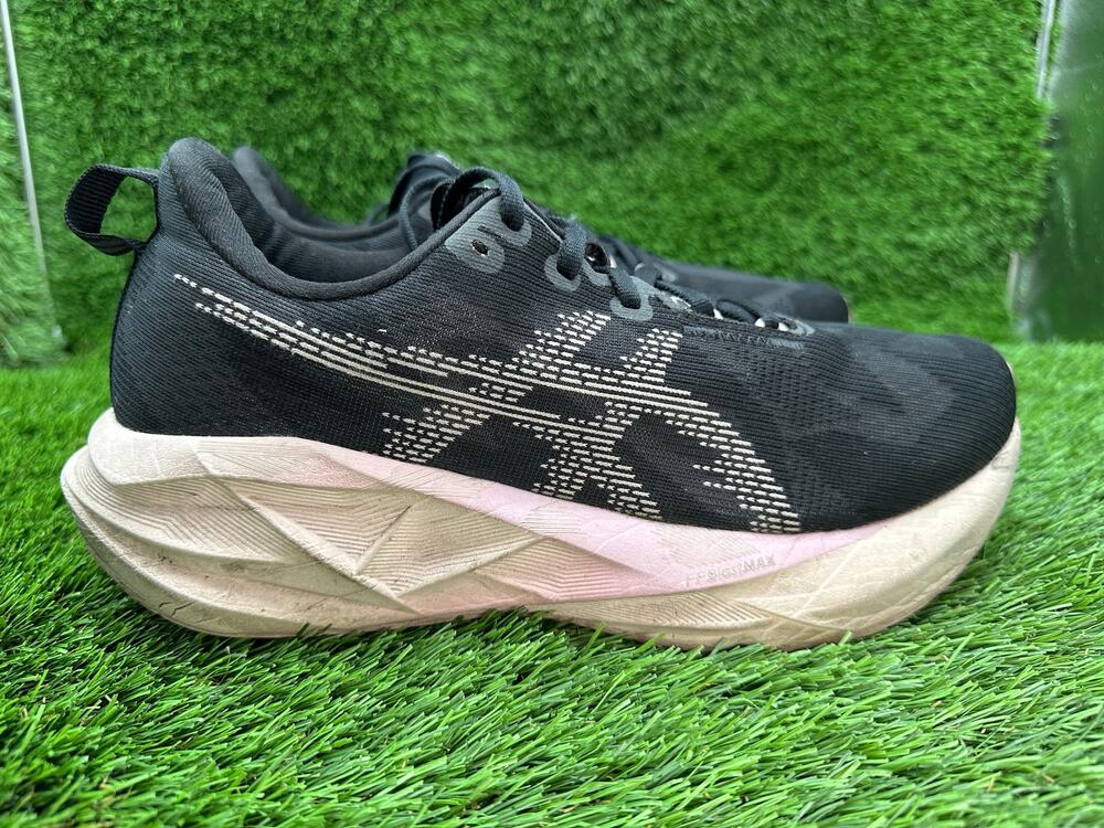 Asics Novablast 5 1012B765 Athletic Sneaker Women's 9.5 Black Jacquard Sports